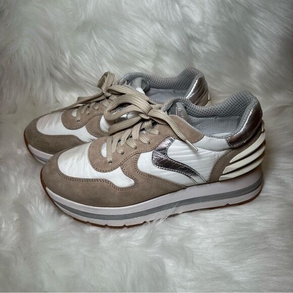 Voile Blanche Sneakers - Picture 3 of 13